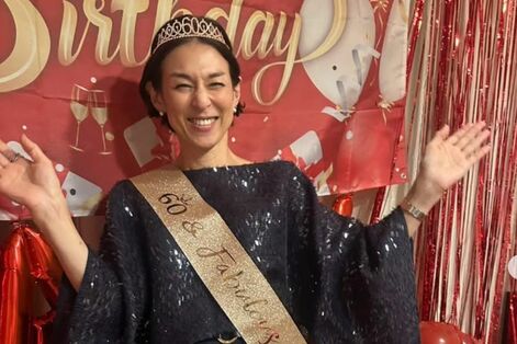 鈴木保奈美、60歳迎えても“美ボディ”維持するピラティス動画を投稿、石橋貴明との熟年離婚から歩み始めた…