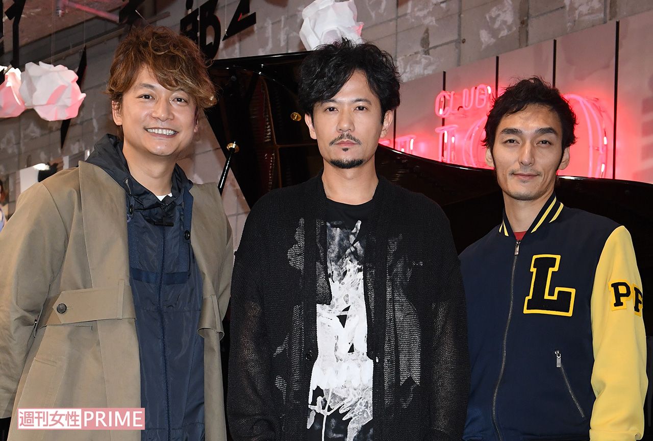 19日にショップで会見を開いた３人