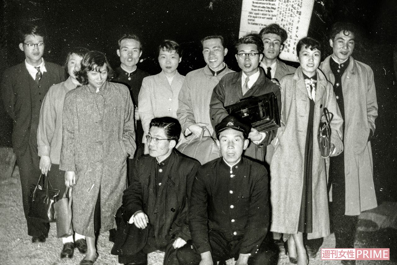 東京大学新聞部の仲間たちと。樋口さん（後列中央）は当時から「人々の生活」を守る記事を発信していた