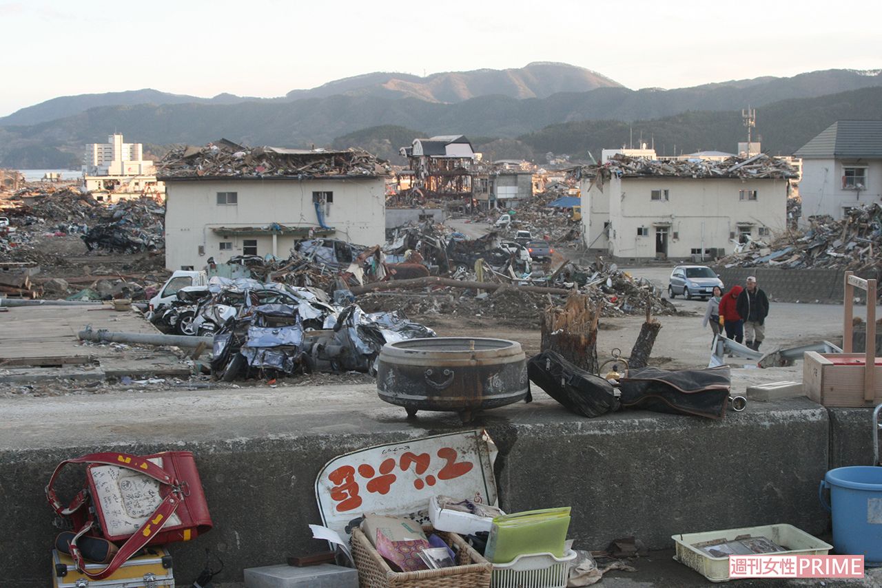 震災後、集められていた「思い出の品」（'11年4月29日、陸前高田市内）