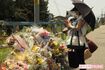 珠生ちゃんの遺体が発見された線路わきでは手を合わせる人が後を絶たない