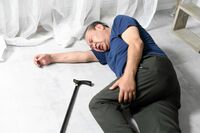 冬に増える高齢者の“自宅事故”は「転倒・誤嚥・入浴」に注意、専門家が教える“死亡リスク”を減らす3か…