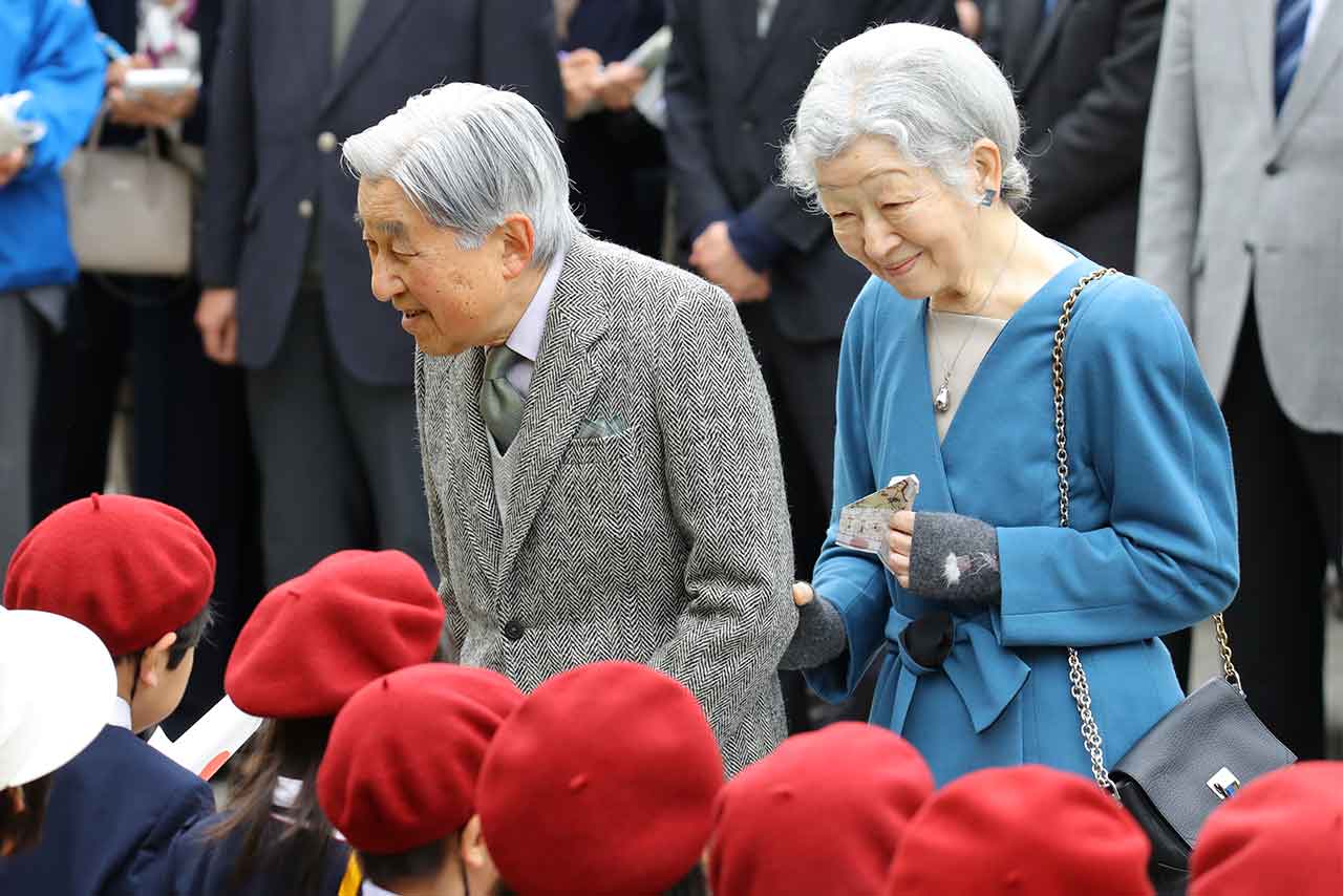 4月12日、両陛下はご結婚の際に国民からのお祝い金で作られた「こどもの国」へ
