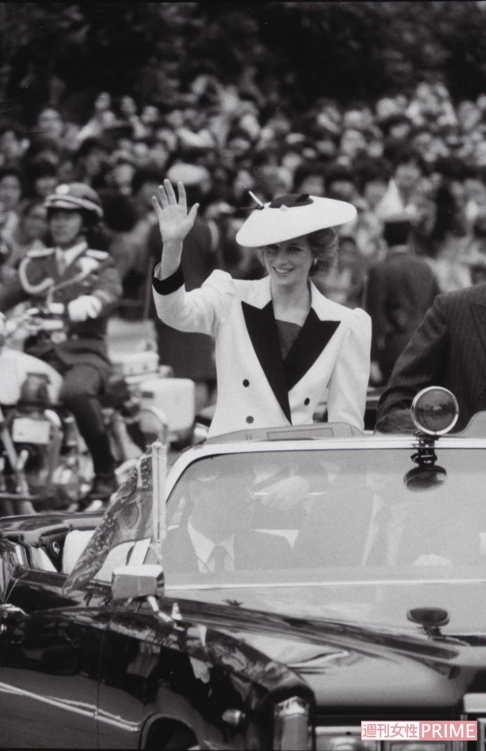 チャールズ皇太子（当時）と東京でパレードを行ったダイアナ妃（1986年）