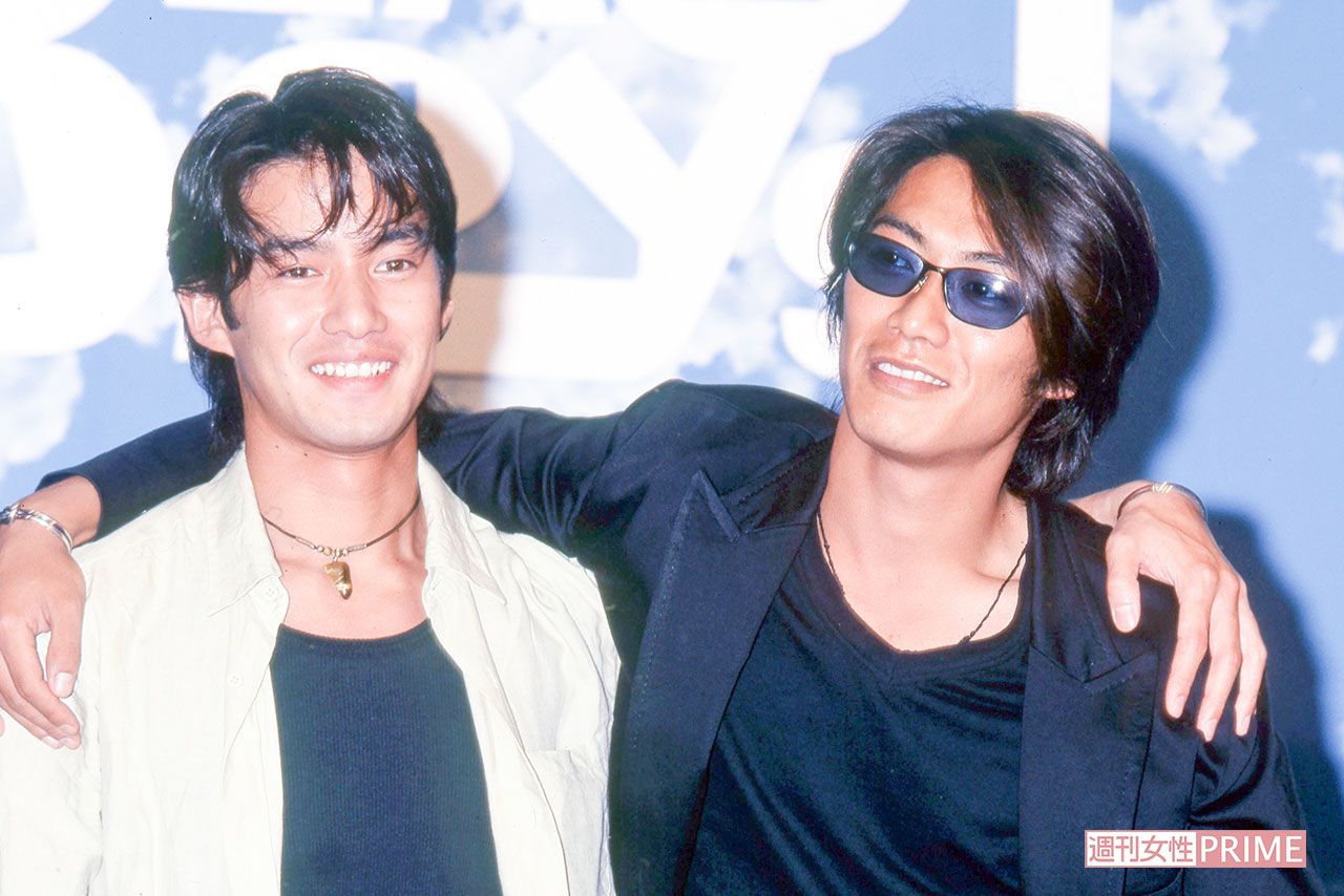 竹野内豊（左）、反町隆史（右）