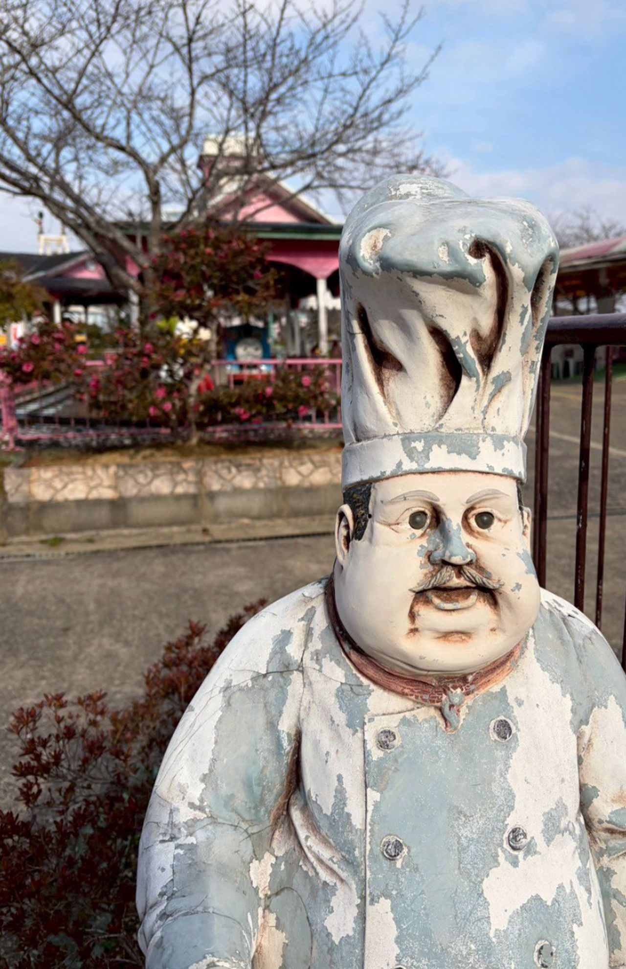 昭和レトロな雰囲気がSNSで話題に　写真提供／森とリスの遊園地メルヘン村