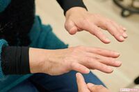 《ヘバーデン結節＆母指CM関節症》激痛で夜も眠れず…中高年女性の“大敵”最新治療を人気漫画家がレポート