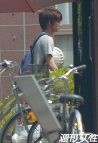 中山優馬、MV横浜ロケで喫煙姿を目撃される