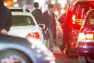 ドラマ『無痛～診える眼～』打ち上げにキメキメスーツ姿で現れた西島秀俊（2015年12月）