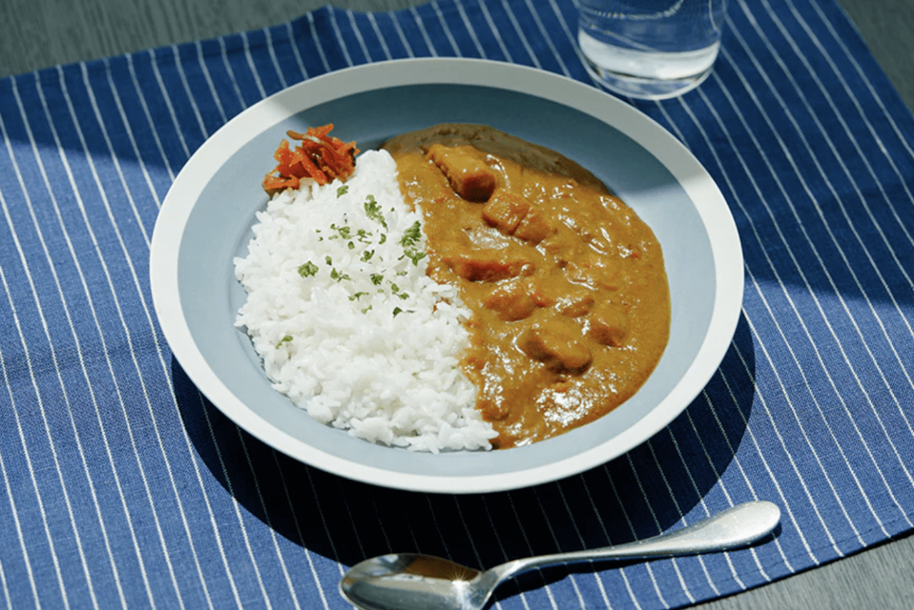 『国技館カレー』シリーズ（SuMALL（すも〜る）公式サイトより）