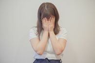 貧困女子大生を妊娠させたバイト先の店長、中絶させるためについた“真っ赤なウソ”
