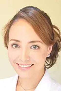 石原新菜先生／医師。イシハラクリニック副院長。​講演、テレビ、ラジオなどでも活躍。著書は『血液サラサラ!　病気が治る!　驚異の酢納豆パワー』（宝島社）ほか多数。