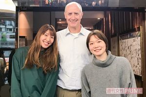 宮澤夕貴選手（左）、藤岡麻菜美選手（右）と