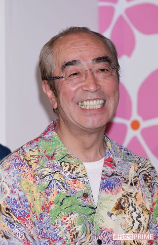 ’14年の会見で笑顔を見せる志村さん