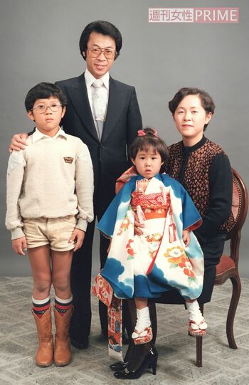 テレビに出演し始めたころの数少ない家族写真