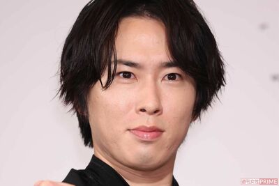 Snow Man・宮舘涼太が時代劇映画『黒牢城』出演で“ヒゲ武将”に変身、ファンが見つけた役作りの「伏線回収…