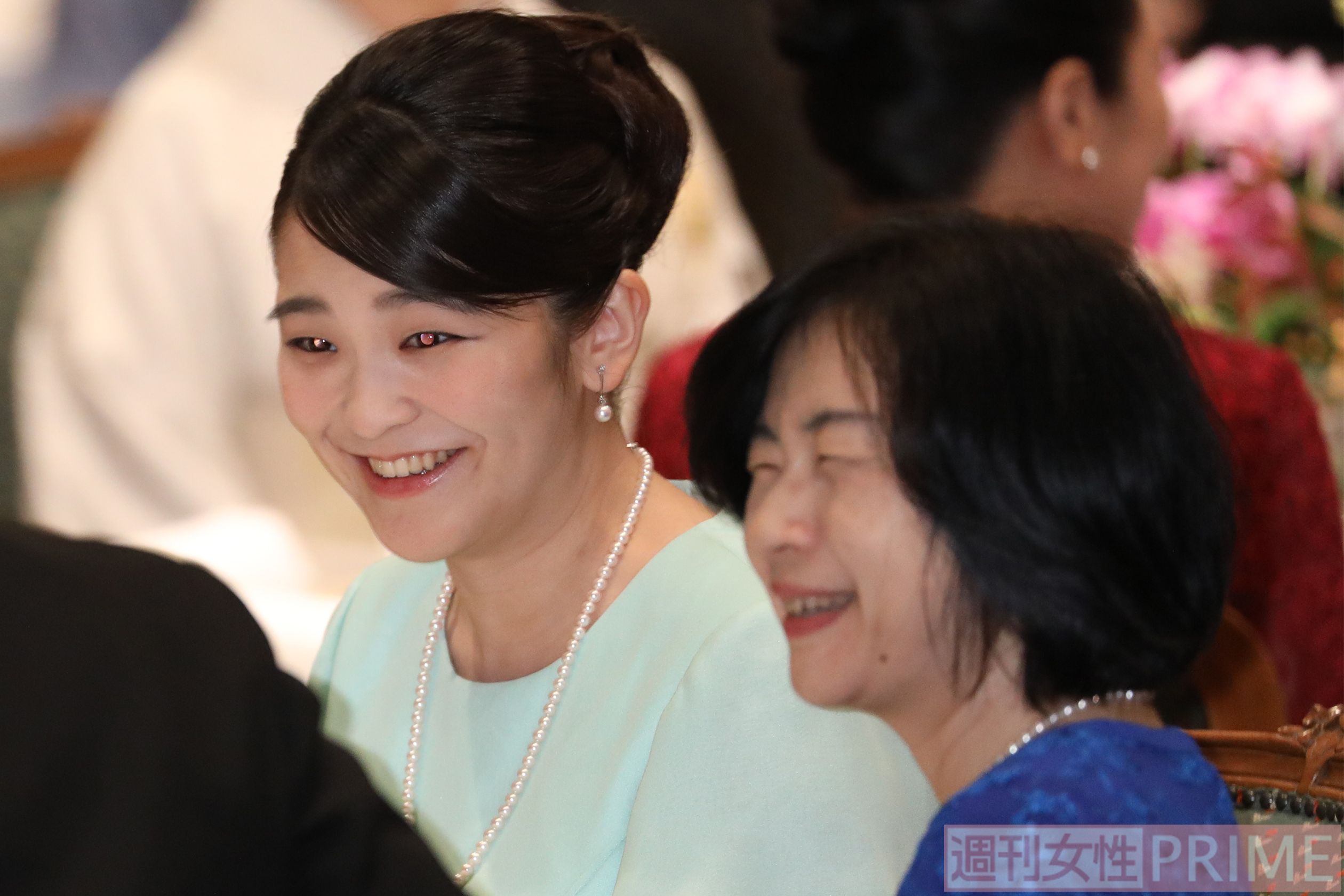 守谷絢子さんの披露宴で談笑される黒田清子さんと眞子さま（'18 年10月）