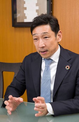 今でも研修など、常に学ぶ姿勢をもつ。「人は一生学ばないとダメですよ。社員にもそういう機会をできるだけ作りたい」と語る