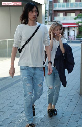 直撃には無言だったが、しばしのマックデートを楽しんだふたり