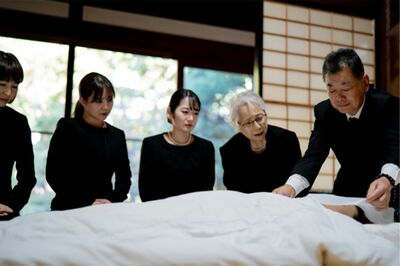 【家族葬】コロナ禍以降の主流となった葬儀につきまとう悲惨なトラブル！予想外の高出費、親戚・近隣住民と…