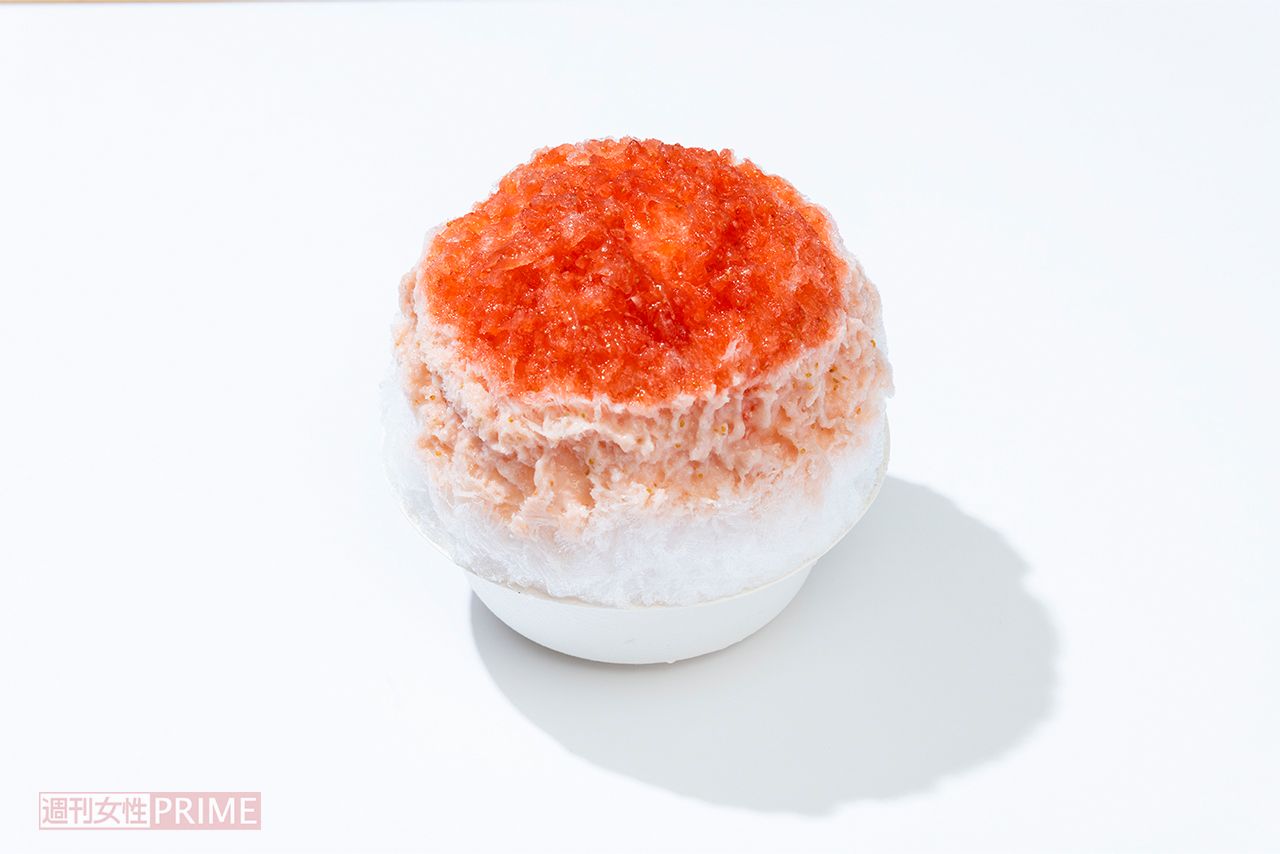 【サントリー天然水 北アルプス信濃の森工場】天然水や地元食材を使ったメニューはカフェで。『北アルプス天然水のかき氷 信州産いちごミルク』（750円）は夏季限定