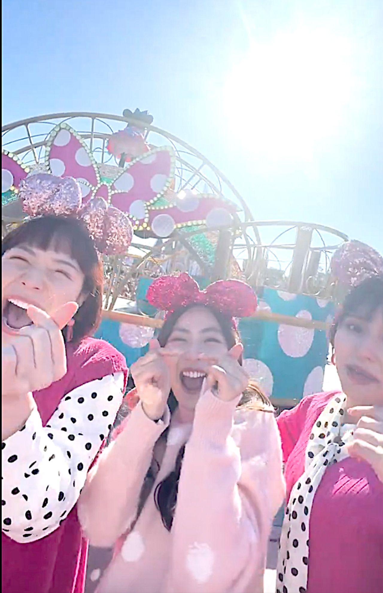 物議を醸しているカチューシャをつけてパレードを楽しむ動画（東京ディズニーリゾート公式Xより）