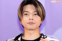 NEWS増田貴久、“私服写真集”の表紙が「なぜ裸？」「立ちションみたい」肉体美披露もツッコミ殺到