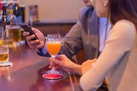 不倫“サレタ側”が涙の告白「モラハラ&二股不倫夫でも顔が好きで別れられない」