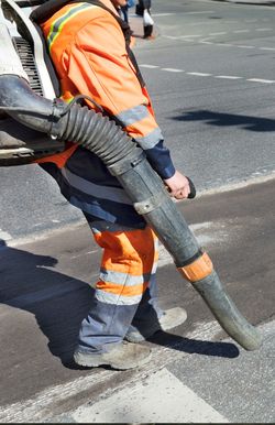 エアコンプレッサーのイメージ写真。事件では、工場備えつけのタイプが使用されていた。ネジ締めなどDIYにも使われる