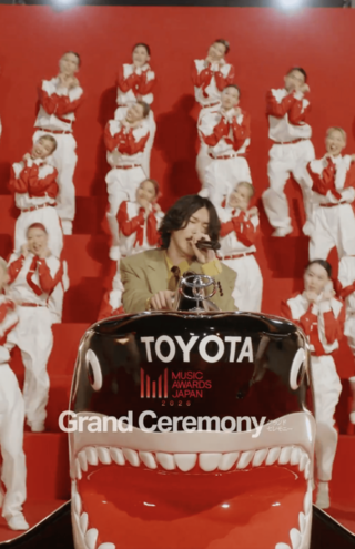 話題となっている米津玄師のパフォーマンス（MUSIC AWARDS JAPAN公式Xより）