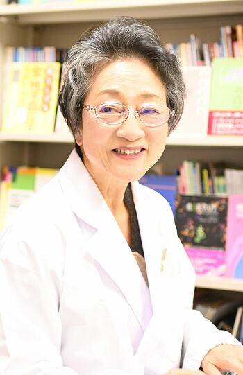 天野惠子先生●内科医。医学博士。静風荘病院特別顧問。日本性差医学・医療学会理事。NPO法人性差医療情報ネットワーク理事長。女性に適した医療を提供する女性外来を日本で初めて創設。