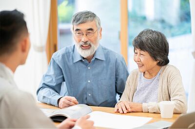 『外貨建て保険』で高齢者トラブルが多発！元営業マンが解説“セールストークの落とし穴”