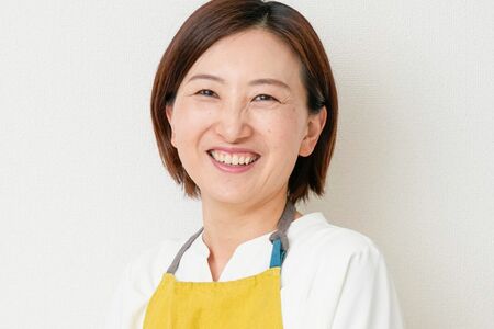 清水幸子さん●整理収納アドバイザー1級。つっぱり棒マスター。最年少で整理収納アドバイザー1級を取得した娘・麻帆さんと多数のメディアで活躍。ふたりの著書に『子どもと楽しく学ぶ片づけの教科書』（Gakken）ほか。