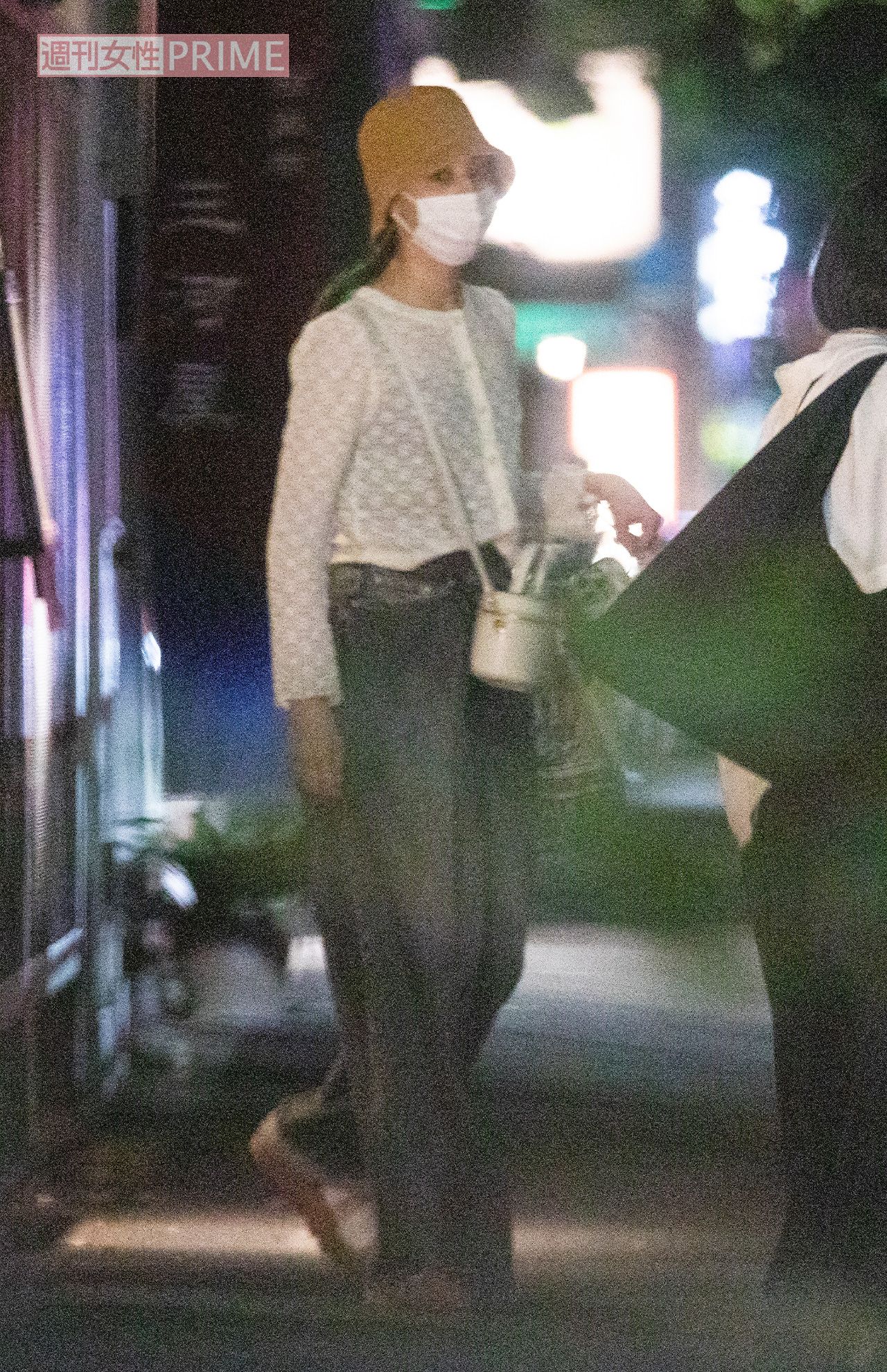 モデルとしても活躍する新木優子はトレンド感あふれるコーディネート