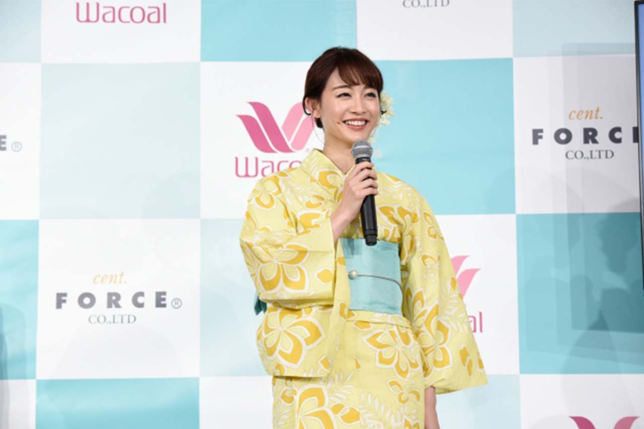 2019年7月、ワコールのイベントでガードルの魅力をPRする新井恵理那