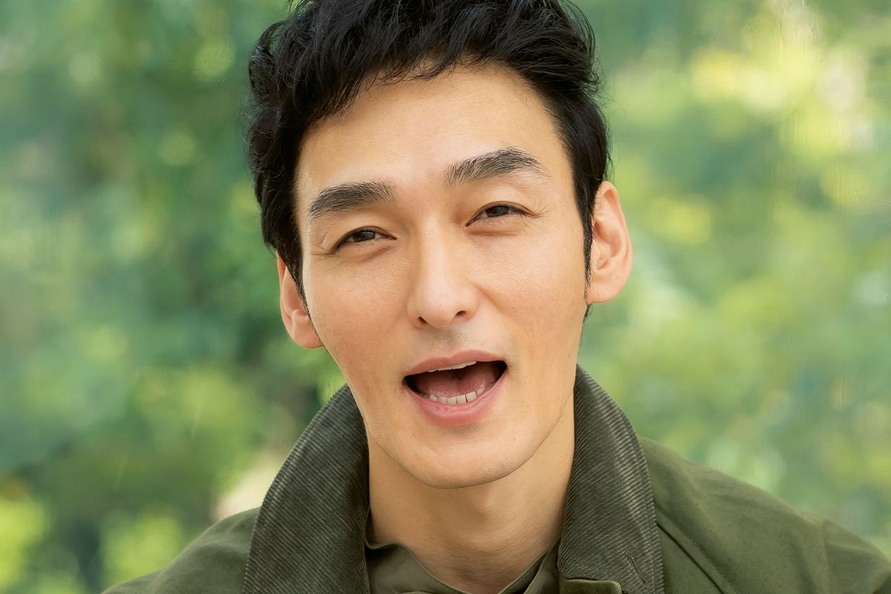 草なぎ剛　撮影／アライテツヤ　スタイリング／細見佳代　ヘアメイク／荒川英亮