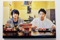 佐藤健＆神木隆之介が牛タンを頬張り、化石発掘に成功!? 宮城で映し出された2人の“素顔”