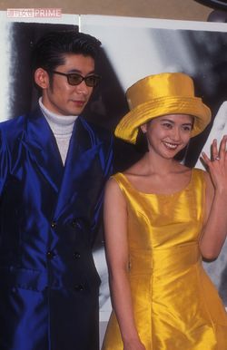 俳優・永瀬正敏との結婚会見。衣装も話題になった（1995年）