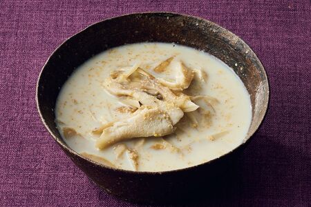 まいたけとごぼうの豆乳ごまスープ