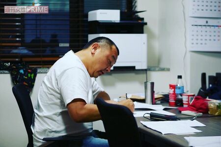 木本が別の仕事で不在にしている間にも、1人でネタ作りに勤しむ木下