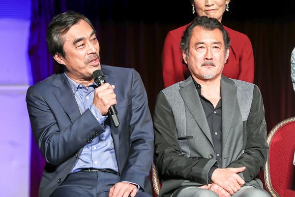 36年ぶりのオーディションを受けた吉田鋼太郎（右）