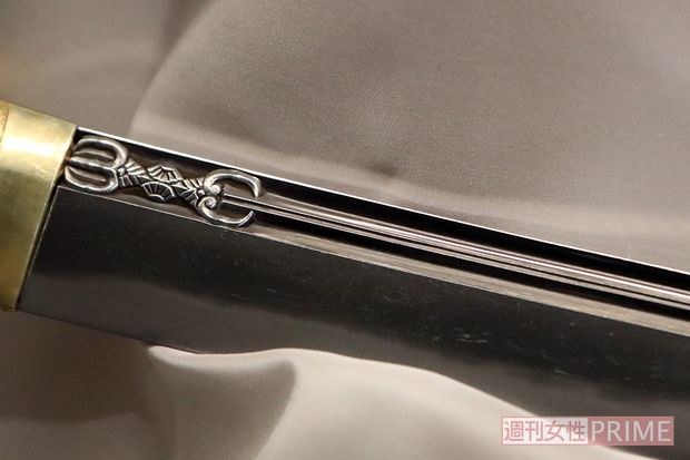 珍しい「三鈷柄剣」の浮き彫り