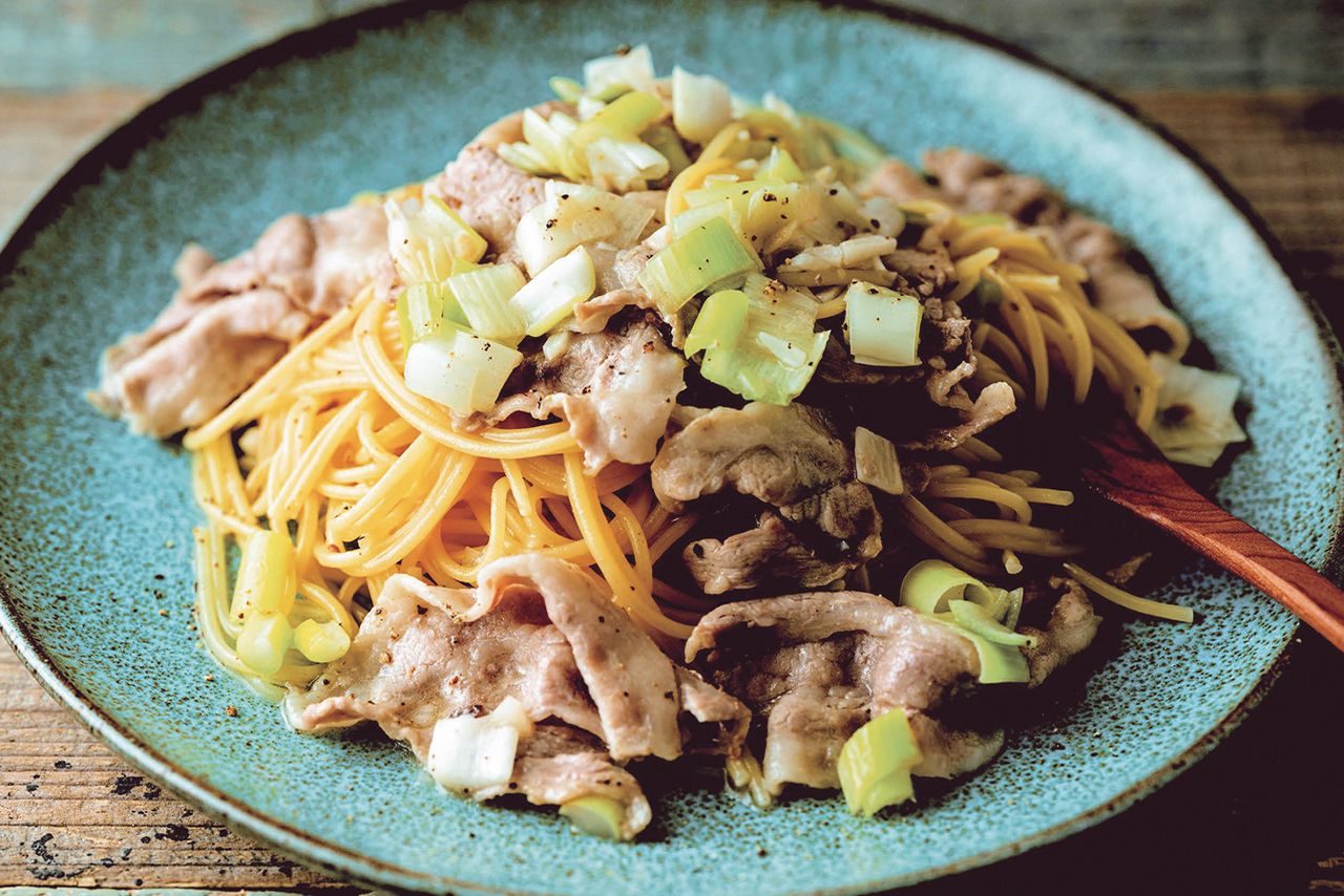 豚バラねぎ塩レモンパスタ