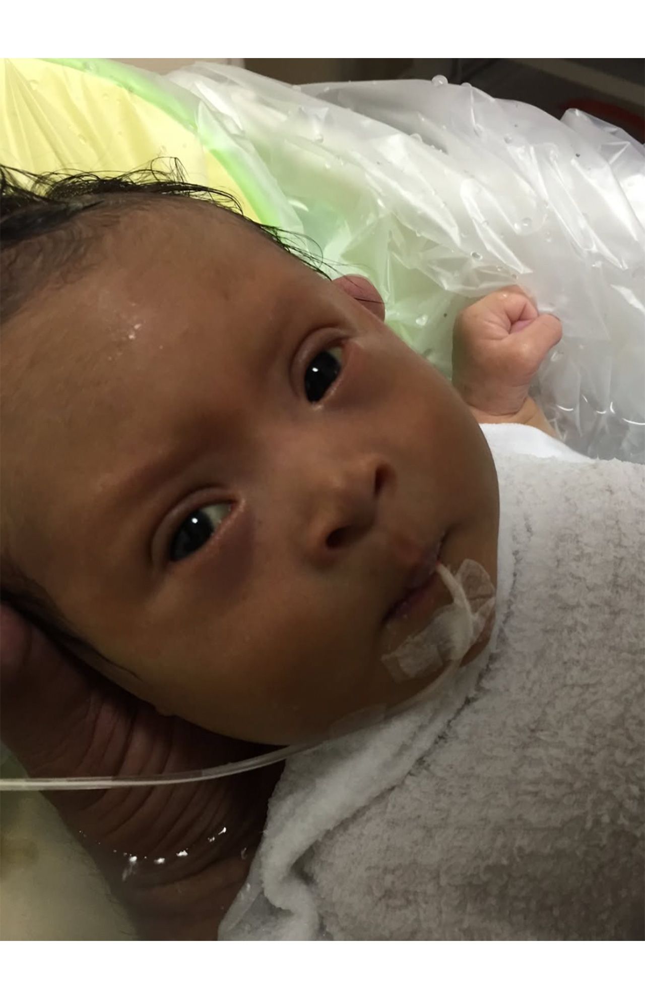 《10年前。不安でしかなかった第一子ダウン症出産。初めての子育て。何もかも初めてのこと。目まぐるしいほど色んなことが変化した10年でした》（美保さんのインスタグラムより）