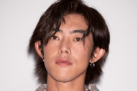 『Netflix』の“悲惨役”から一転の吉村界人、『クレヨンしんちゃん』実写CMで「やっと幸せな役掴んだ」フ…