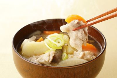 ズボラさん必見！安い・時短・栄養たっぷりな “料理未満” レシピ4選