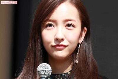 板野友美、“コネ疑惑”のアイドル妹・成美が番組出演で「顔が違いすぎる」恋愛話で「クズ」発言物議でも爪…