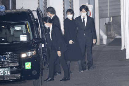 結婚に関連する儀式を行わず異例の結婚を強行した小室さん夫妻