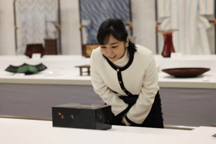 2月9日、福岡市の百貨店で開催された「日本伝統工芸展」へ。輪島塗の漆器をじっくりとご覧に