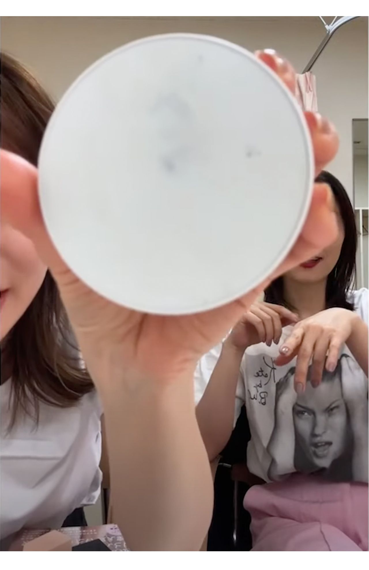 田中みな実とMEGUMIのinstagram配信（Xより）